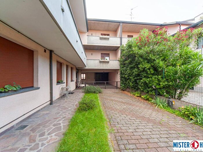 Appartamento bilocale in affitto in Via Aprile, Centro, Muggiò