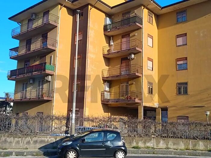 Appartamento con 5 locali in vendita in Via Giuseppe Marcellino, Catania