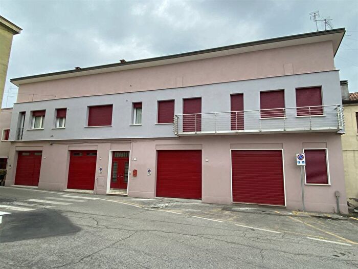 Appartamento con 5 locali in affitto in Centro, Badia Polesine