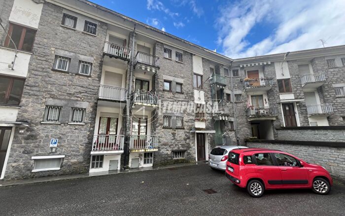 Appartamento trilocale in vendita in Frazione Rosone, Locana