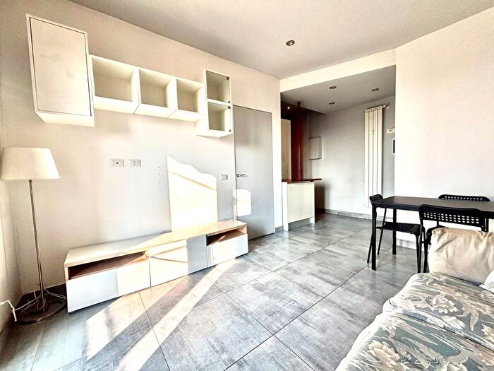 Appartamento bilocale in affitto in Navigli Darsena, Milano