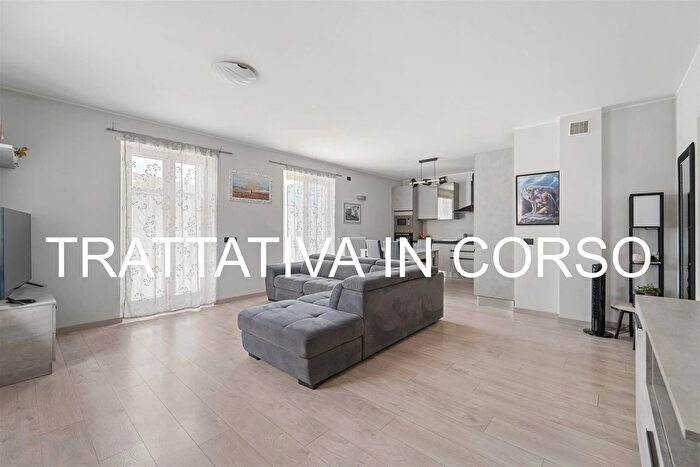 Appartamento quadrilocale in vendita in Via della Torre q, Dubino