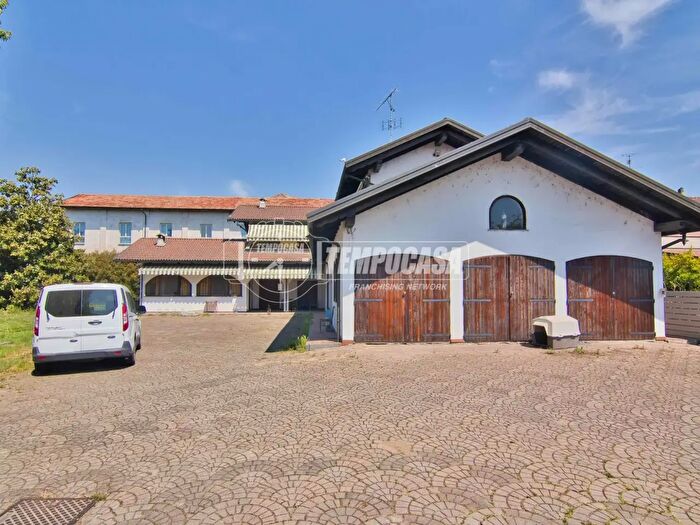 Case in Vendita e in Affitto - 2