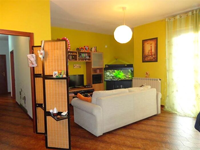 Appartamento con 5 locali in vendita in Via II Giugno a Certaldo Firenze, Certaldo