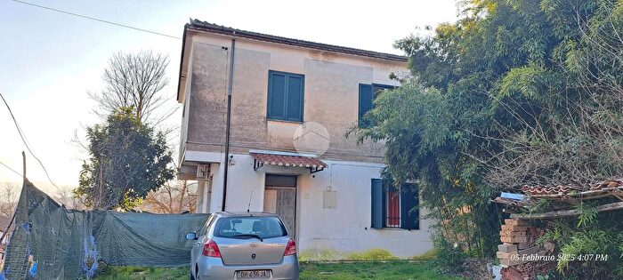 Casa quadrilocale in vendita in Via Farneto, Torrice