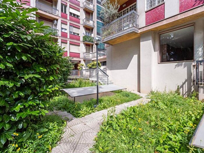 Appartamento trilocale in affitto in Via Lorenzo Perosi, Tripoli Soderini, Milano