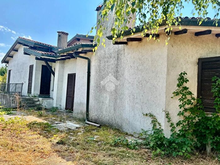 Casa quadrilocale in vendita in Via Fornace, Lomagna