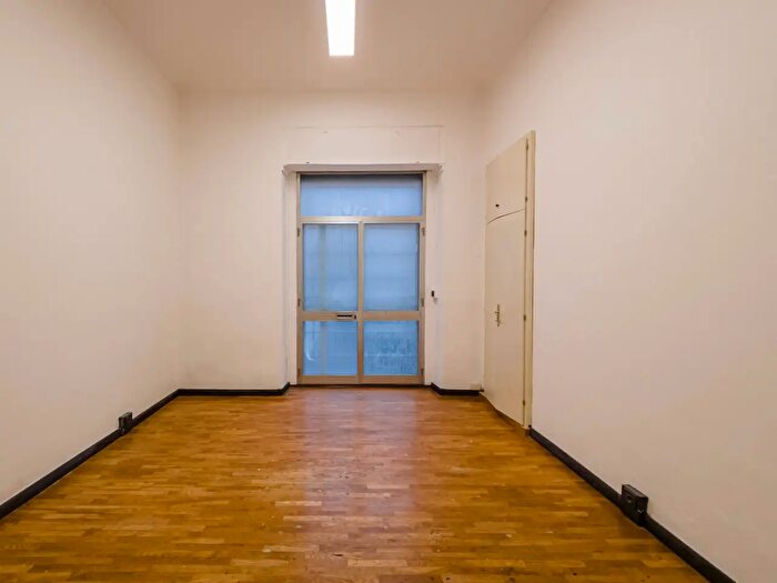 Appartamento trilocale in vendita in Via Santa Chiara, Torino