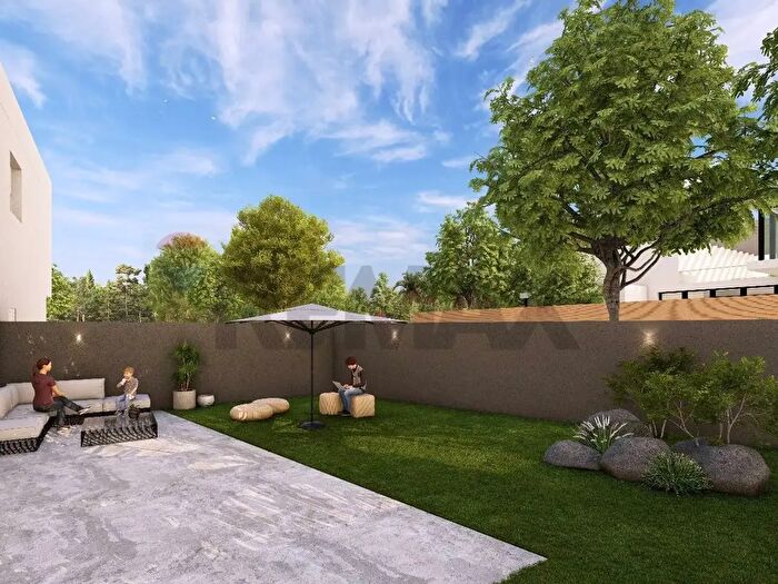 Appartamento quadrilocale in vendita in Via col di Lana, Monteroni Di Lecce