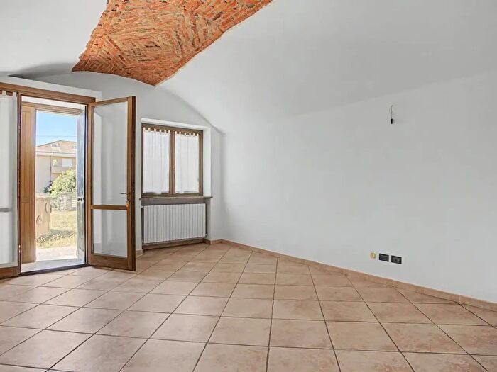 Appartamento bilocale in vendita in Via Giuseppe Mazzini, Luvinate