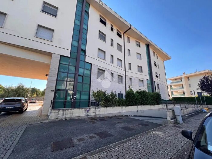 Appartamento con 5 locali in vendita in Viale Benedetto Croce, Firenze