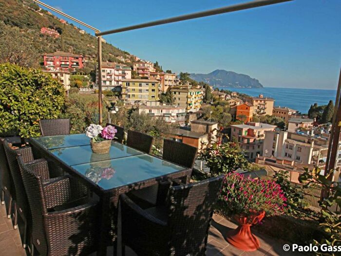 Appartamento quadrilocale in affitto in VIA LE PALE, Centro, Bogliasco