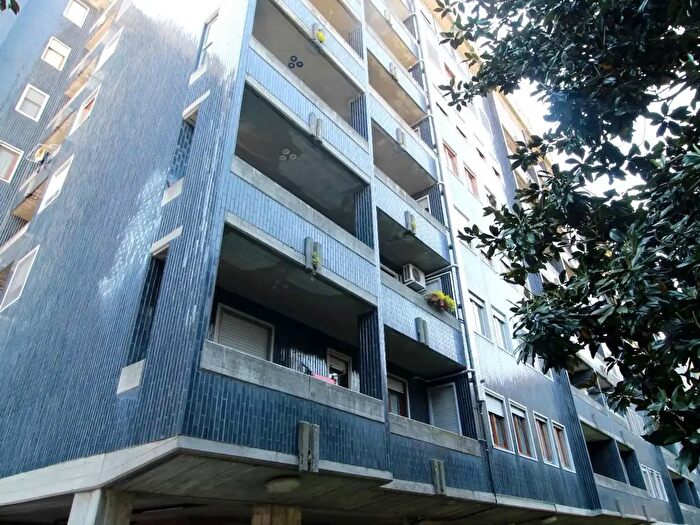 Appartamento trilocale in vendita in Viale Giulio Cesare, Novara