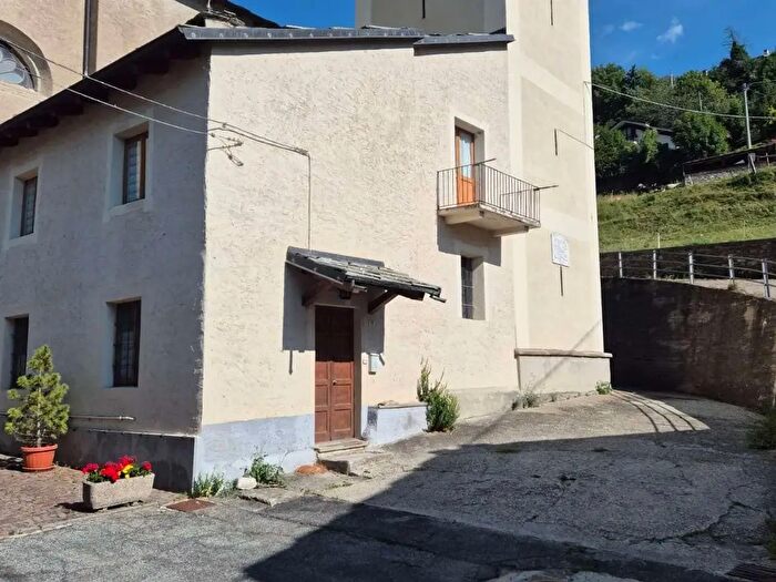 Casa con 5 locali in vendita in Via della Chiesa, Fenestrelle