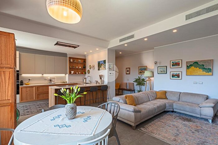 Appartamento quadrilocale in vendita in Via Sporting Mirasole, Opera