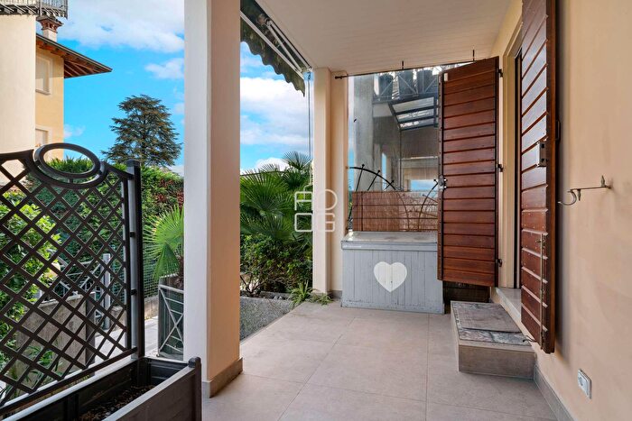 Appartamento quadrilocale in vendita in Via Fratelli Bandiera, Desenzano Del Garda