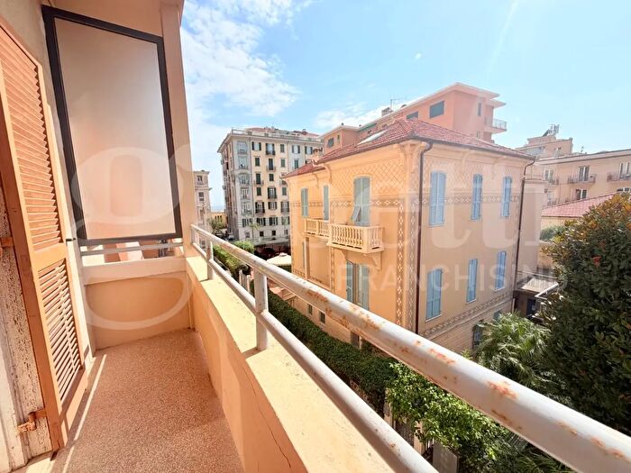Appartamento quadrilocale in vendita in Corso Europa, Finale Ligure