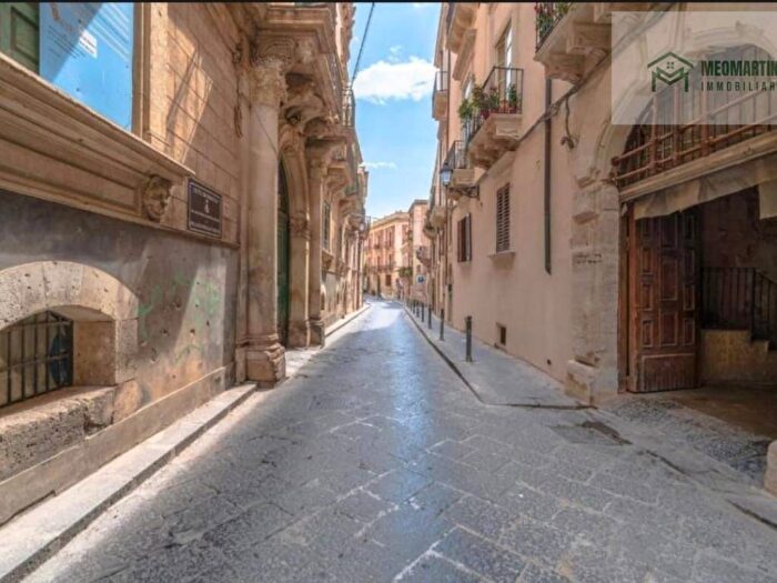 Appartamento quadrilocale in affitto in Via della Maestranza, Ortigia, Siracusa