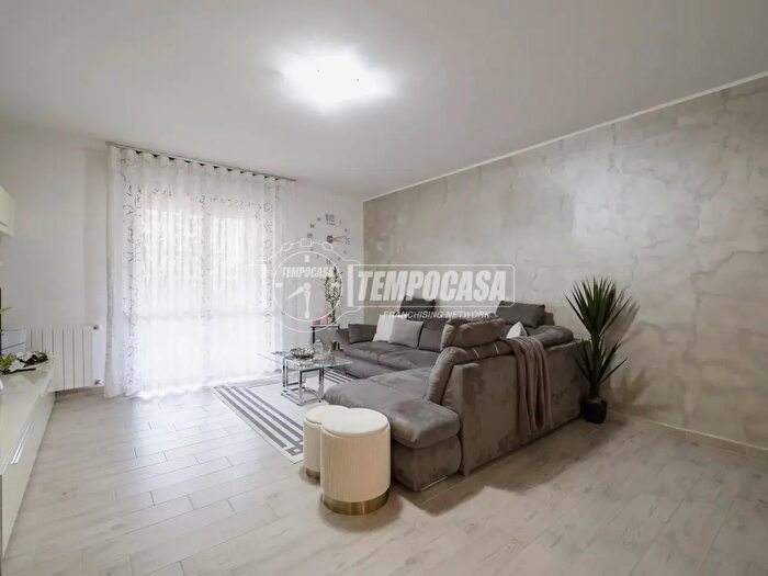 Appartamento trilocale in vendita in Via Sant'Angela Merici, Chiari