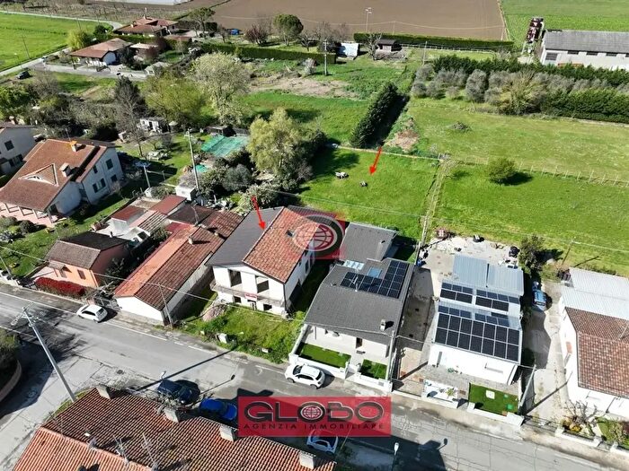 Casa con 9 locali in vendita in Cervia