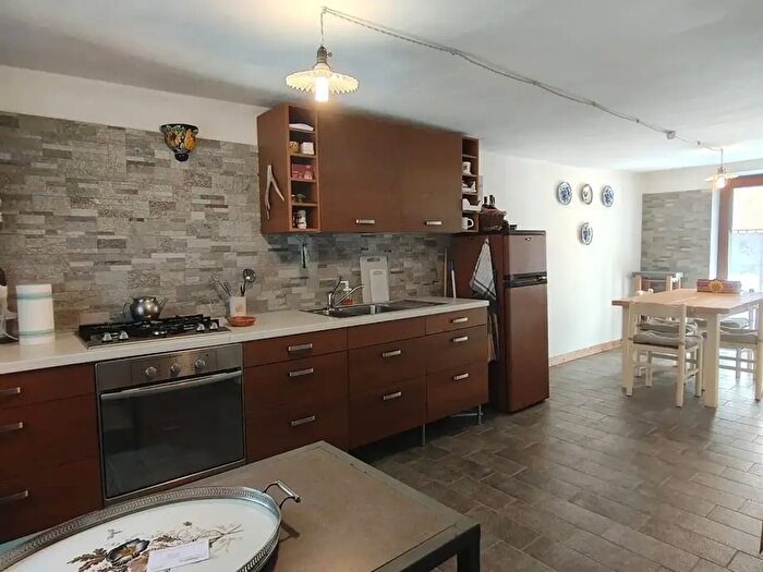 Appartamento con 6 locali in vendita in Via Roma, Salbertrand