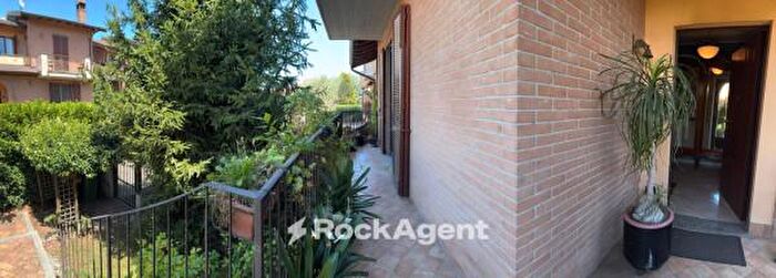 Casa quadrilocale in vendita in Via Allende, Linarolo