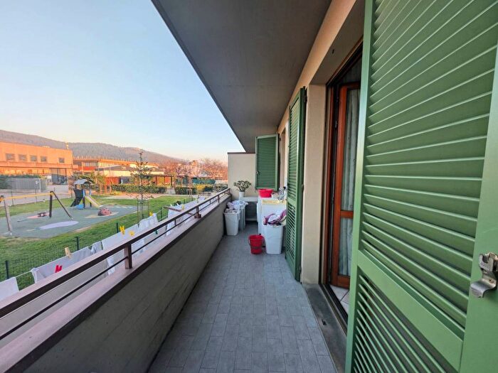 Appartamento trilocale in affitto in Via Baldanzese, Centro, Calenzano