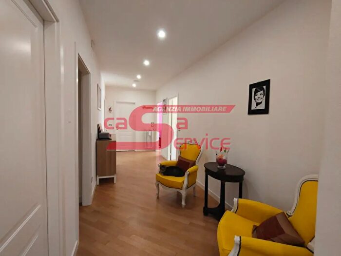 Appartamento con 7 locali in vendita in Montecatini Terme