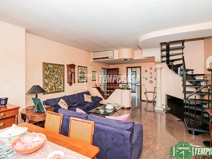 Casa con 6 locali in vendita in Via Lombardi, San Giuliano Milanese