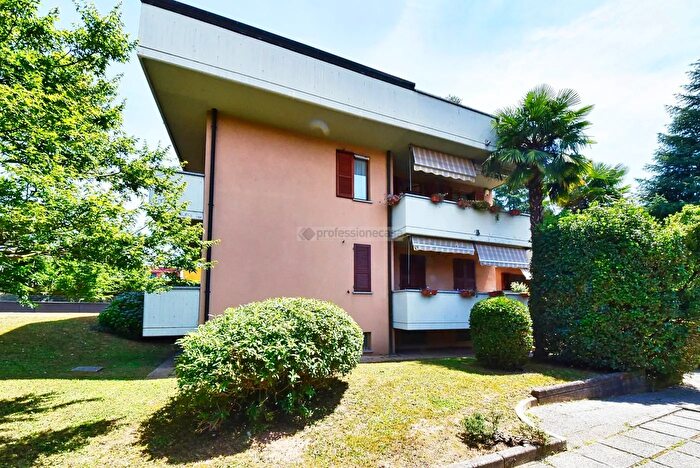 Appartamento quadrilocale in vendita in Viale Rimembranze, Triuggio