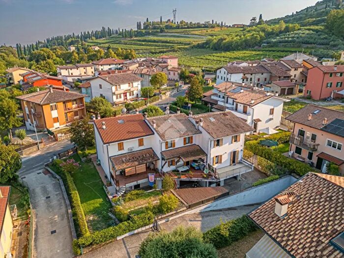 Casa con 5 locali in vendita in San Pietro In Cariano