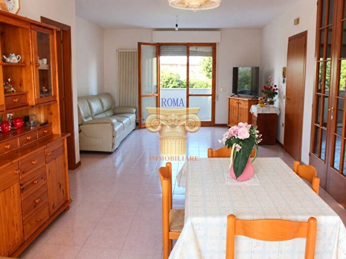 Appartamento con 6 locali in vendita in Via Ventiduesima Strada, Bellocchi Falcineto, Fano