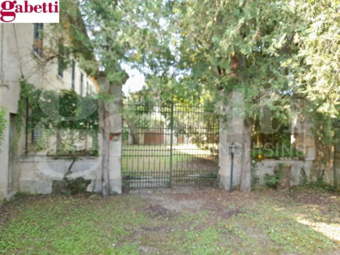 Casa con 10 locali in vendita in Poggibonsi
