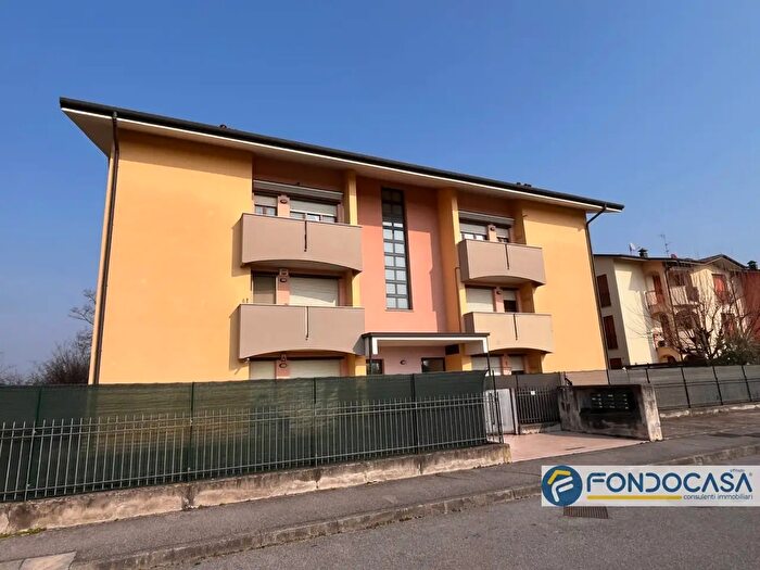 Appartamento quadrilocale in vendita in Via San Francesco d'Assisi, Palosco
