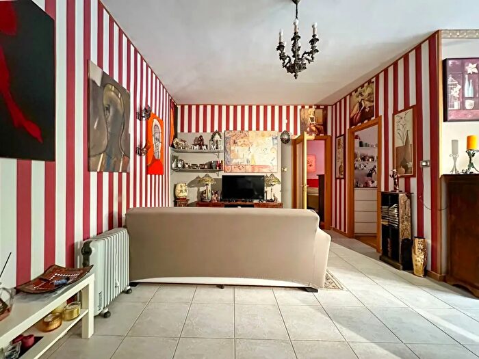 Appartamento trilocale in vendita in Via Francesco Petrarca, Napoli