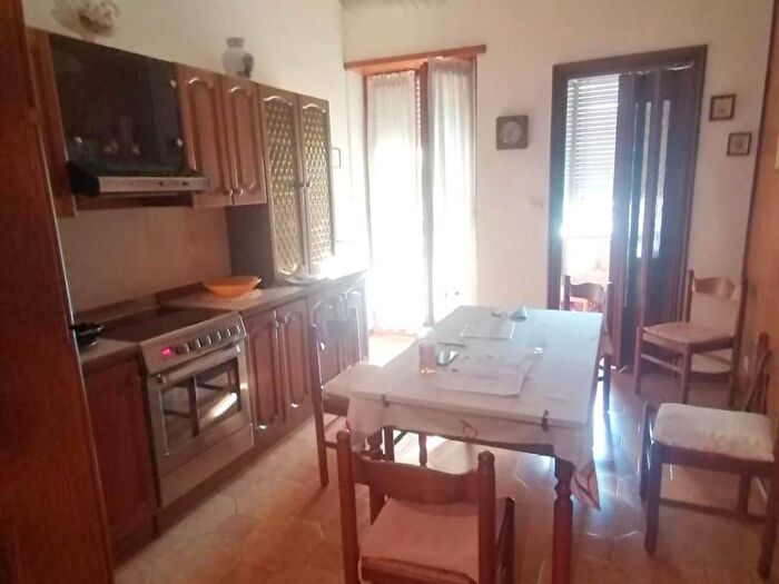 Appartamento trilocale in vendita in Via Val Lagarina, Pozzo Strada, Torino