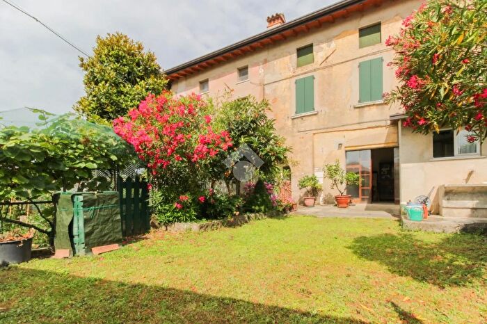 Casa trilocale in vendita in Via Castello, Muscoline