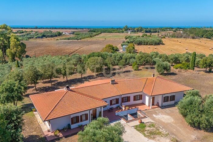 Casa con 6 locali in vendita in Strada di Campomorto, Montalto Di Castro