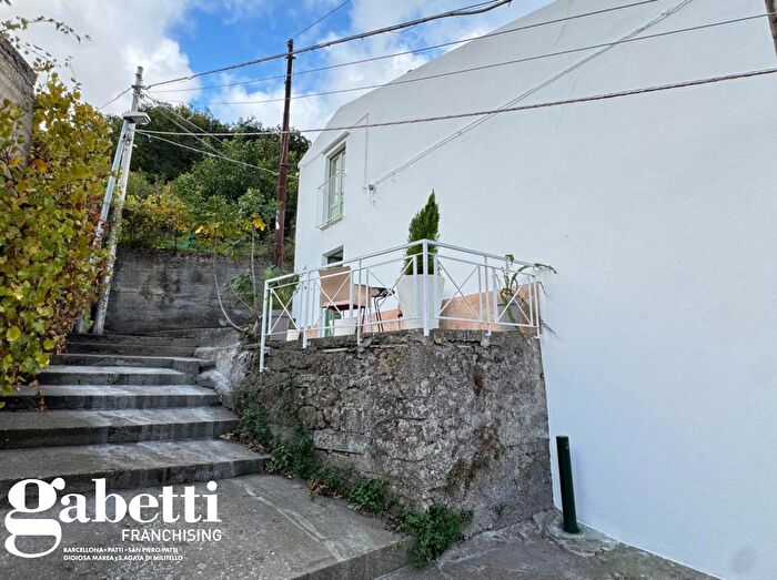 Casa quadrilocale in vendita in Cda Fiumara, San Piero Patti