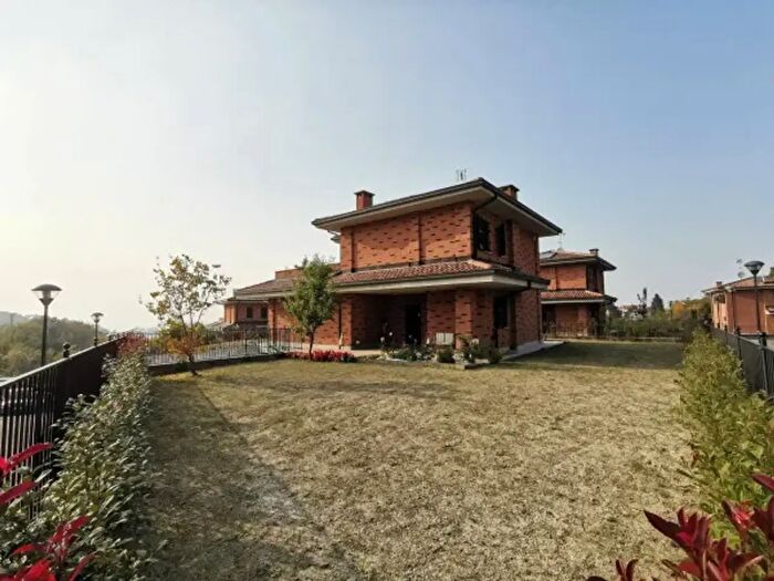 Casa con 6 locali in vendita in Strada San Martino, Castiglione Torinese