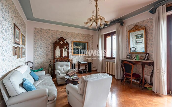 Appartamento quadrilocale in vendita in Via Carlo Giuliozzi, Macerata