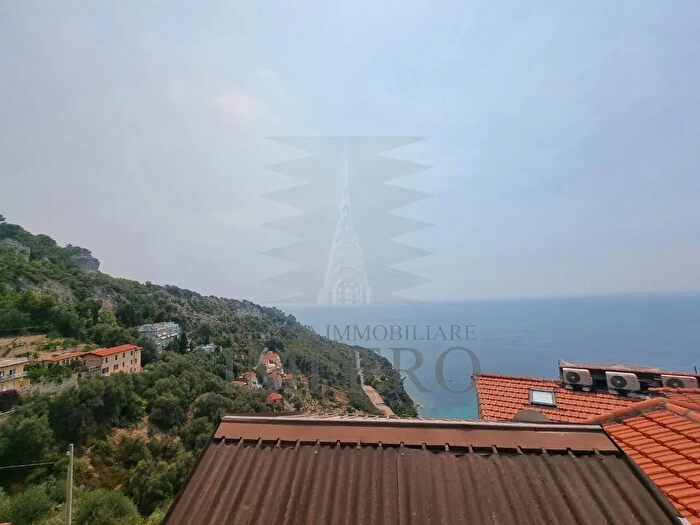 Casa bilocale in vendita in Via Colla, Ventimiglia