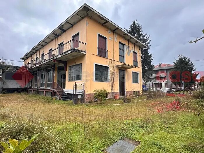 Casa con 6 locali in vendita in Via Riva, San Vittore Olona