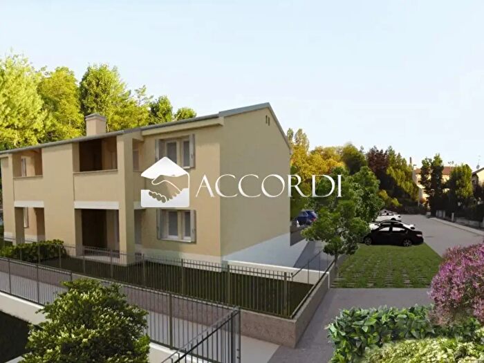 Appartamento con 6 locali in vendita in Susegana