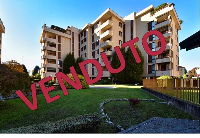 Appartamento trilocale in vendita in Via Cadorna, Paderno Dugnano