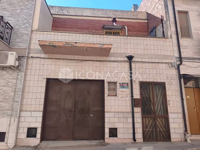Casa con 7 locali in vendita in Via Palmiro Togliatti, Torremaggiore