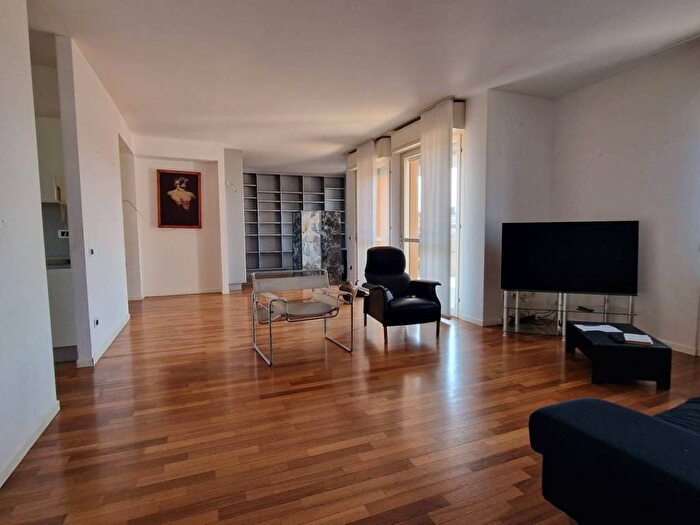 Appartamento trilocale in affitto in Via Celadina, Gorle