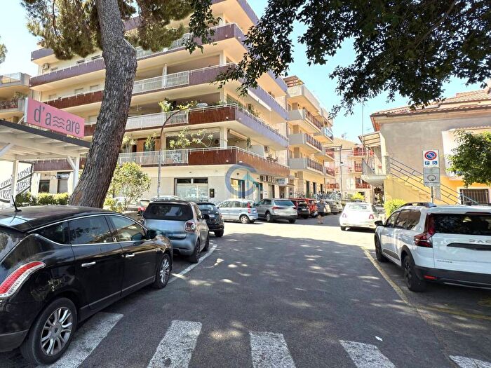 Appartamento bilocale in affitto in via Poliporto, Soverato Marina, Soverato