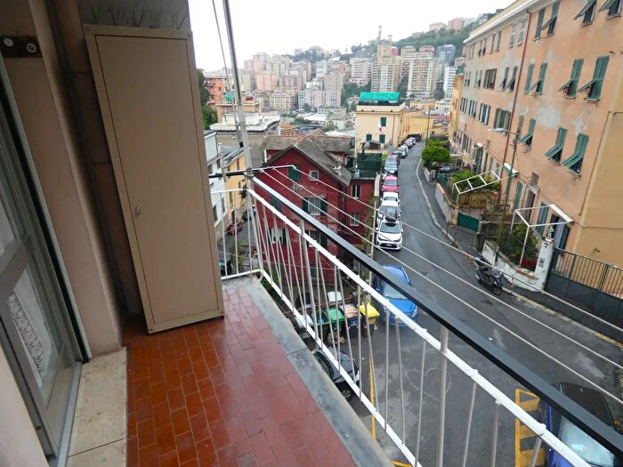 Appartamento con 5 locali in affitto in Via Nicolò Costa, Genova