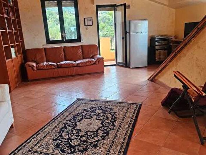 Casa trilocale in affitto in Via Correa, Joppolo